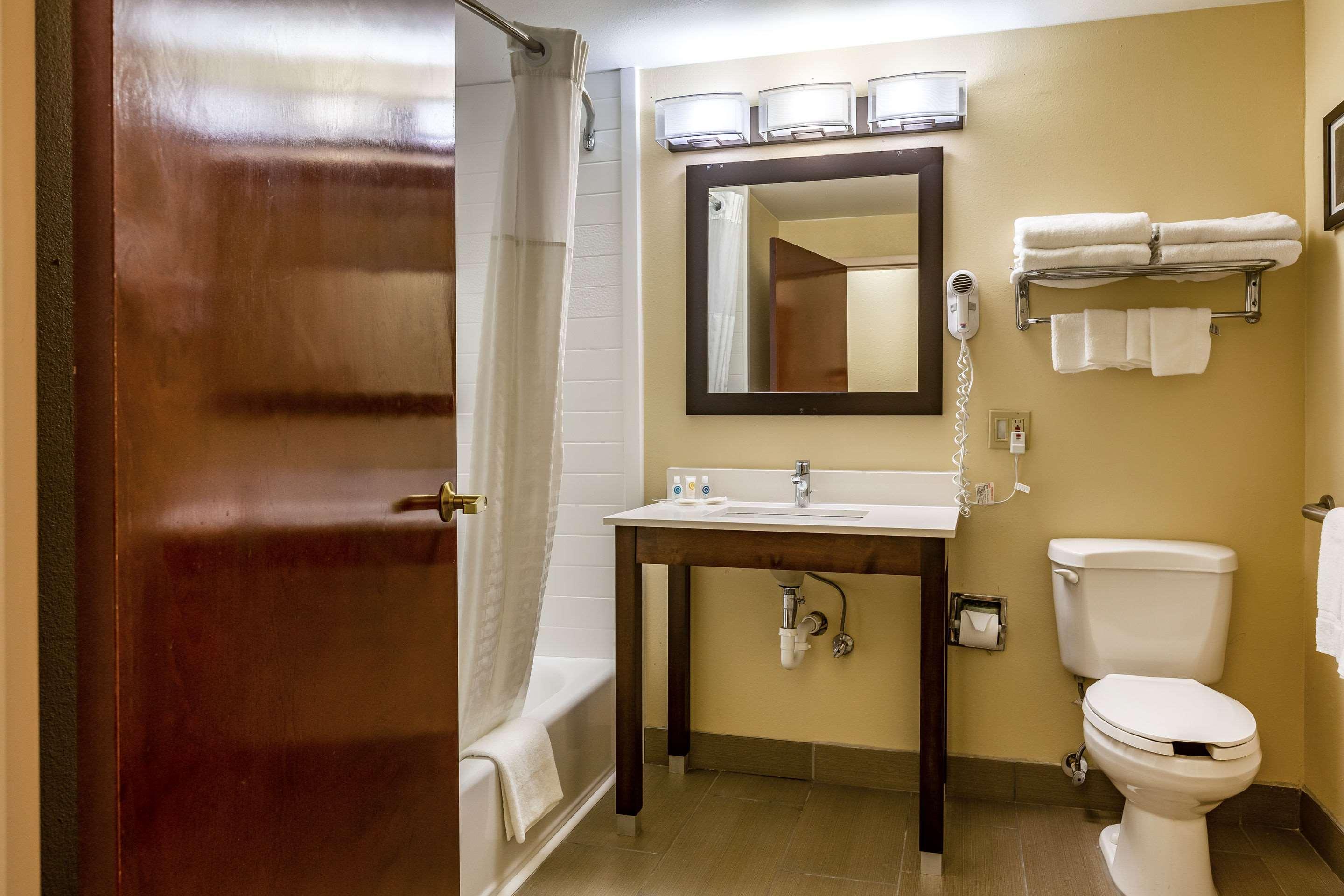 וורנר רובינס Comfort Suites Near Robins Air Force Base מראה חיצוני תמונה