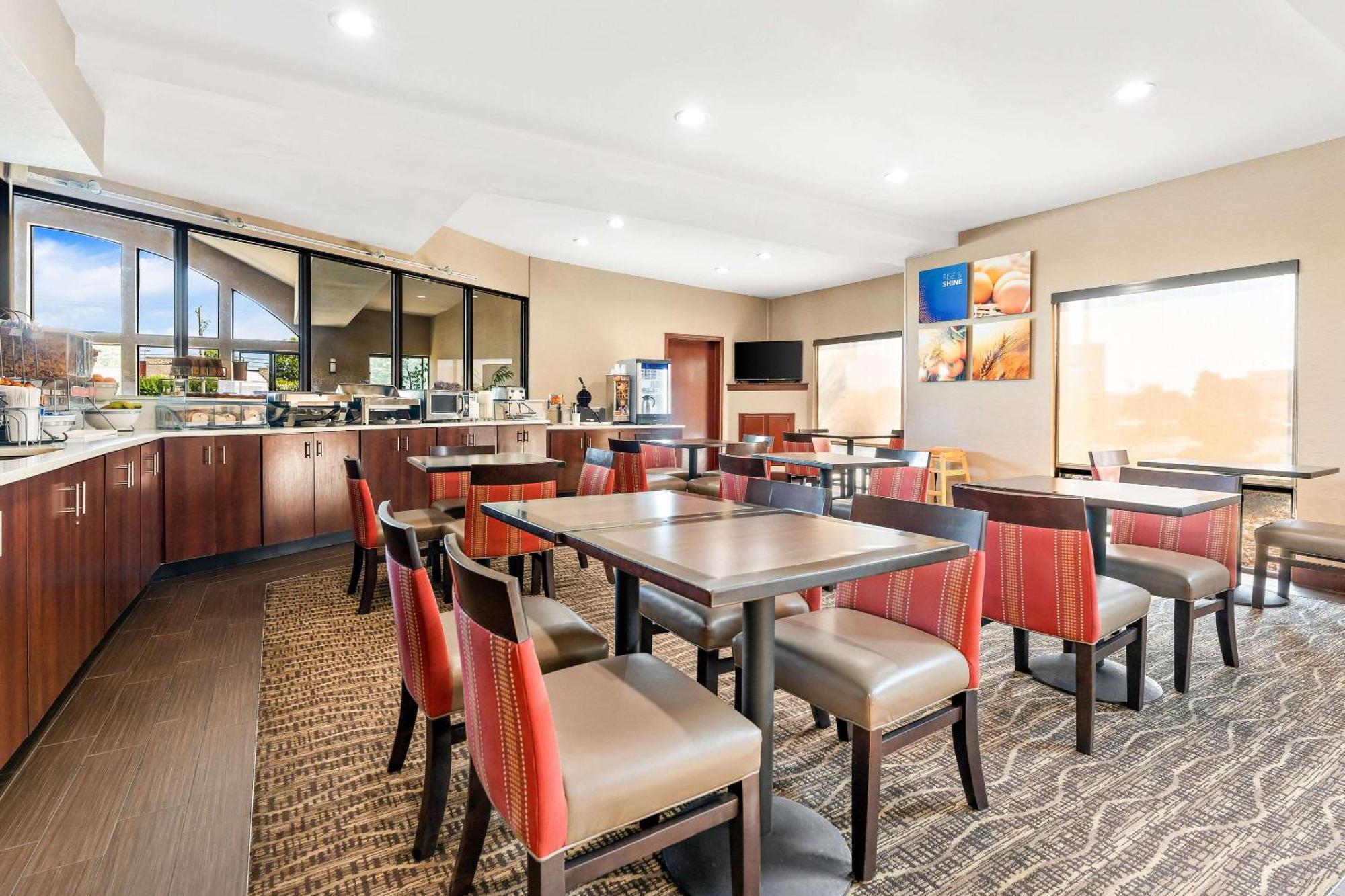 וורנר רובינס Comfort Suites Near Robins Air Force Base מראה חיצוני תמונה