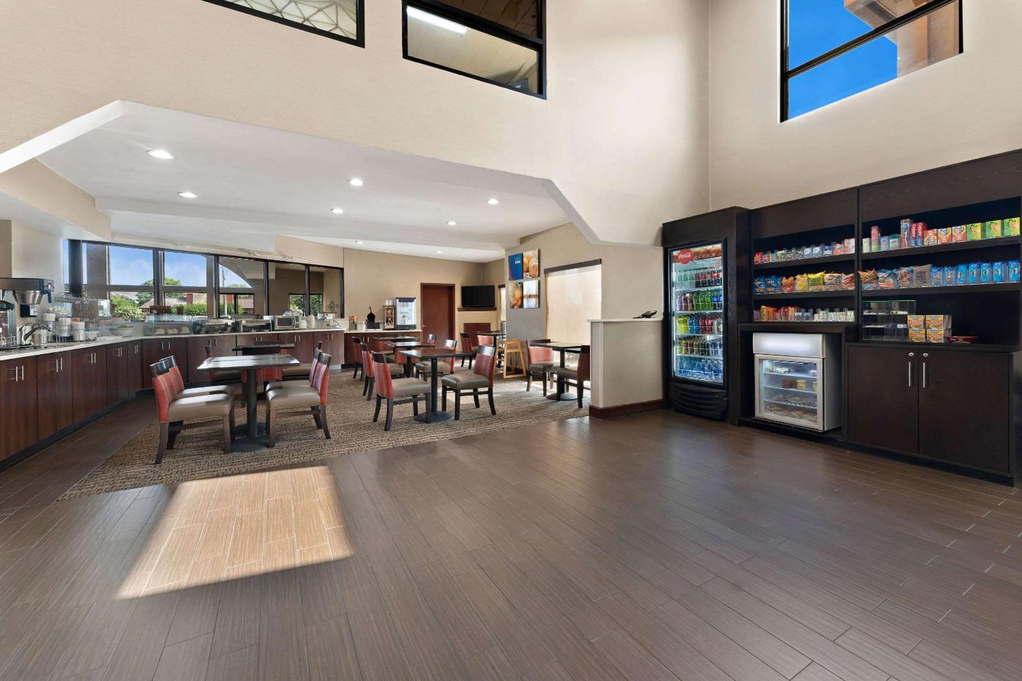 וורנר רובינס Comfort Suites Near Robins Air Force Base מראה חיצוני תמונה