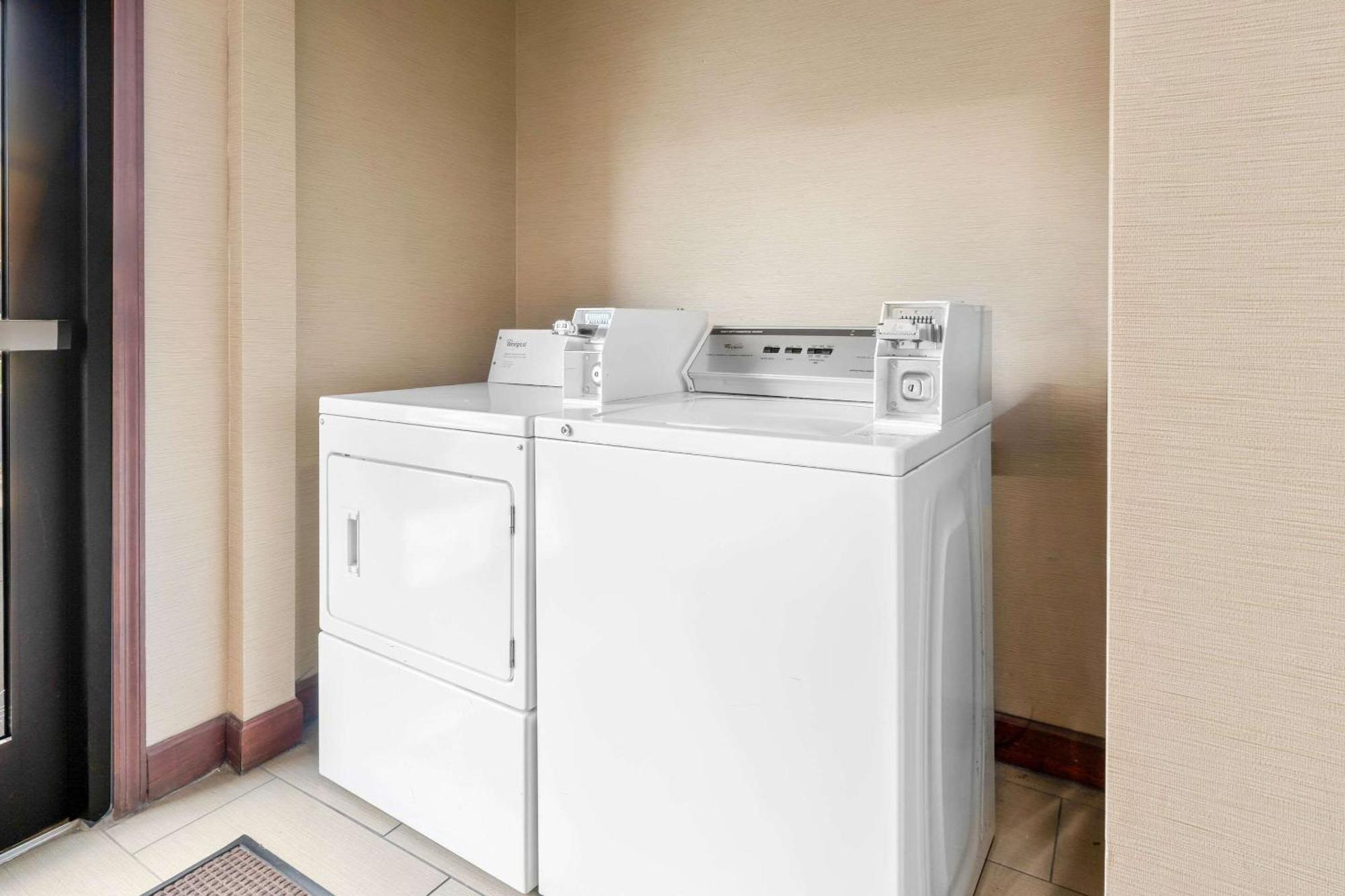 וורנר רובינס Comfort Suites Near Robins Air Force Base מראה חיצוני תמונה