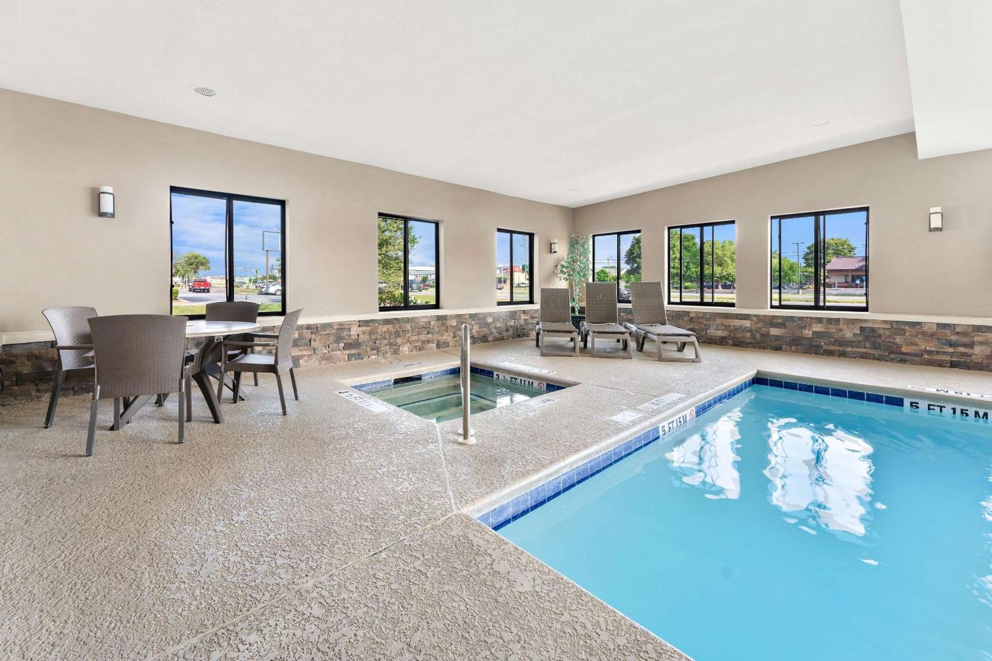 וורנר רובינס Comfort Suites Near Robins Air Force Base מראה חיצוני תמונה